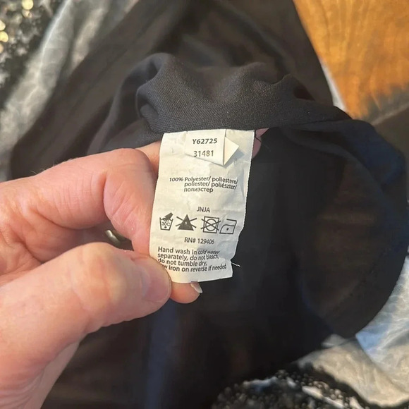 Gorgeous Venus sequin ombré skirt Size Medium EUC - Picture 8 of 8